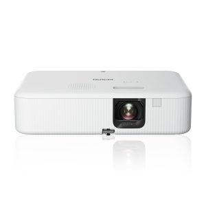 vidéoprojecteur extérieur Epson CO-FH02 utilisé sur une terrasse pour projeter un film en plein air